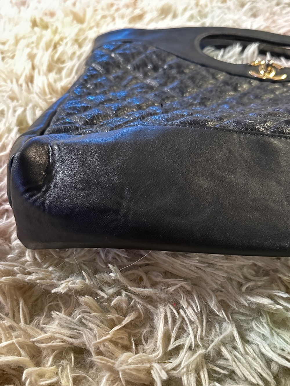 Chanel Chic Black Quilted Tote Bag - Picture 7 of 15